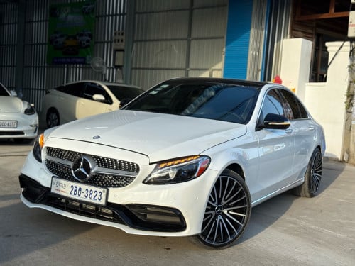 2015 Mercedes C300 AMG ទើបរៀបចំហើយ