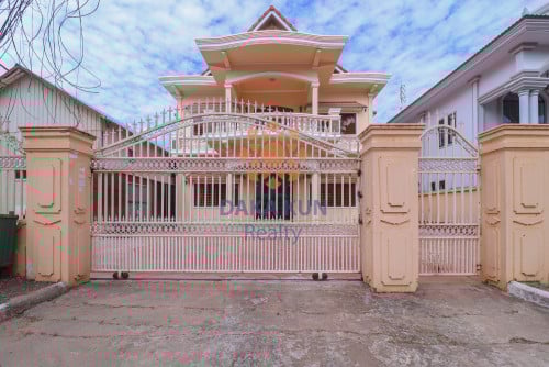 8 Bedrooms House for Rent in Siem Reap City, Svay Dangkum