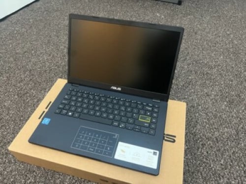 Asus E410 ដូចថ្មីទើបកាត់បាន 175$ CPU Pentium