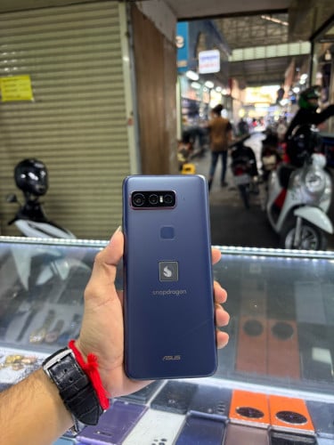 Asus smart Phone Snapdragon 512G Ram16G Sim2 Global សានុំបែកខ្នងតិច