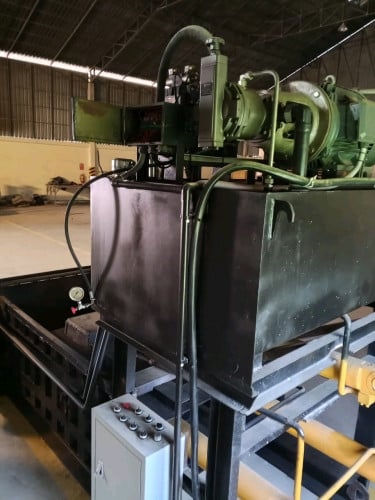 Beer cans and  aluminum pressing machine