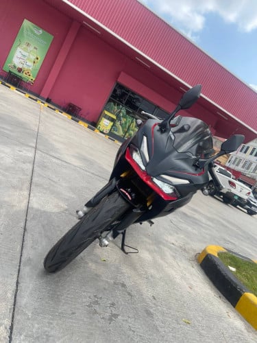 លក់ប្រញាប CBR 150 2021 ABS 1750$ចរចា សំនុំហ្សីន មានឯសារកាត់គ្រី ម៉ាស៊ីនតាន់ លេងសំបកធំរត់ស្រួល