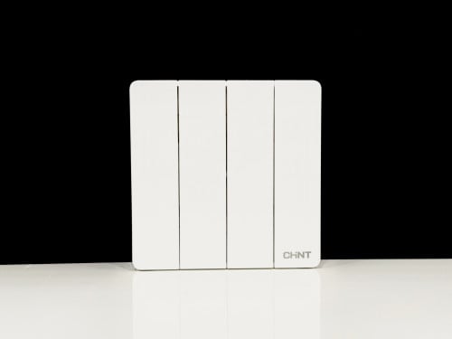 CHiNT Switch NEW2-M00700 – 4 Gang 10AX 250V (218516)