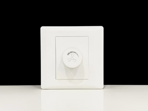 CHiNT Switch NEW7-G30610A – 1 Gang Fan Speed Control 250W (737478)