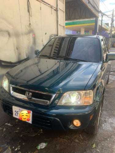 CR-V 1998 ឡានស្អាត​ អ្នកជិះផ្ទាល់ ទឹកថ្នាំសុីន80% ធានាម៉ាសុីន​ ប្រអប់លេខ