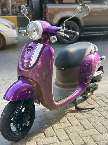 Giorno ម្ចាស់ជិះមួយខែលក់វិញ