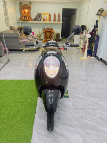 Honda Scoopy i 015