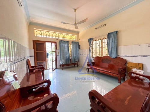 House 2 bedrooms for rent near Tuol Kouk market