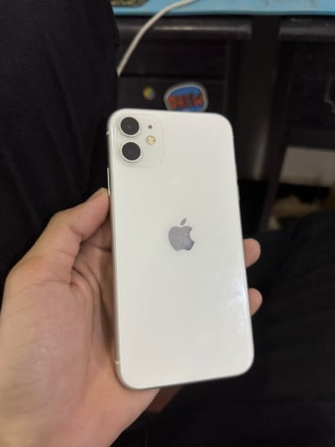 IPhone 11 LL/A 64G សាណុំ តម្លៃ195$ ស្អាត
