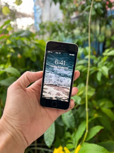 iPhone SE 1st Gen 16G