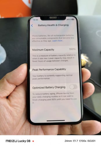 iPhone X សុីនតាំងអស់ អេក្រង់សុីន ថ្មកាន់ខ្លង មាន Face ID