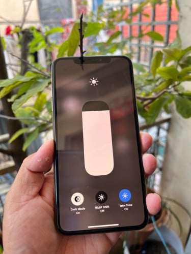 iPhone XS Max LL Sim+E-Sim សានុំសុីន អេក្រង់សុីន មានស្កេន ថ្មដូរហើយធានាកាន់ណាស់