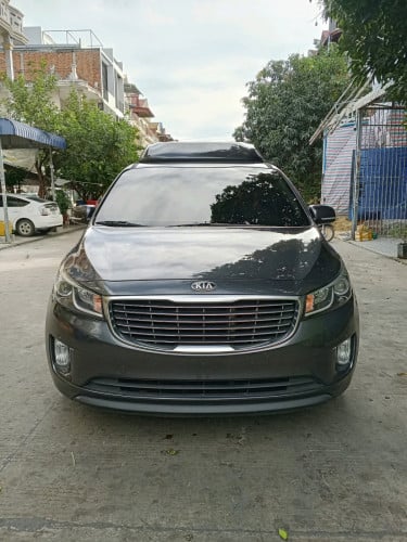 Kia Carnival 015 ឡានស្អាតទ្វាអូតូ2សន្លឹកតំលៃពិសេស