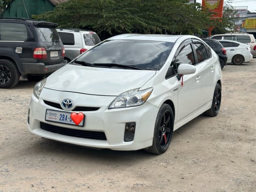 Prius 011 option4 បង់មួយឃ្លាំងបានតែ 4500$ ទេដកទៅភ្លាមៗ