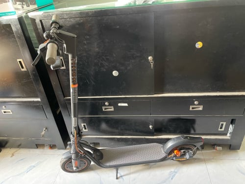 Scooter Ninebot F40L new 95% sale 220$