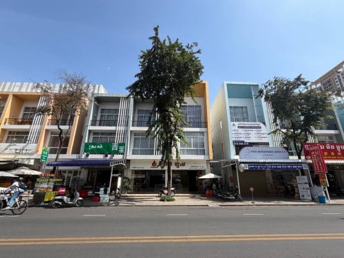 Shop House Two Flate for RENT! • Location: Borey PH Boueng Snor.