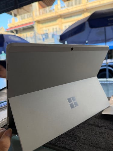 surface Pro X នៅស្អាត 99%