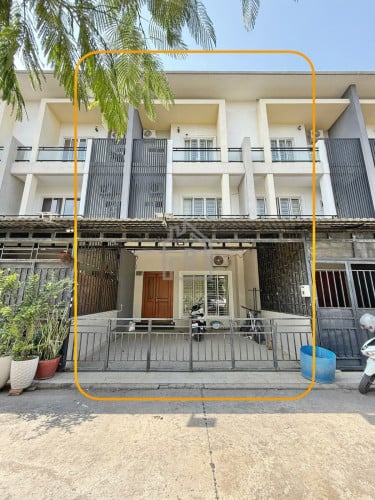 Townhouse 4 Bedrooms for RENT near Chip Mong Sen Sok Mall
