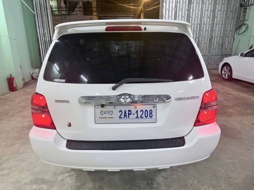 Toyota Highlander 2002 V4 ប៉ុងមួយ បើកដំបូល ប្រភេទឡានមូលសានុំ តុបតែងហើយស្អាត
