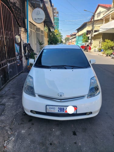 Toyota prius 2006 full option 10600$