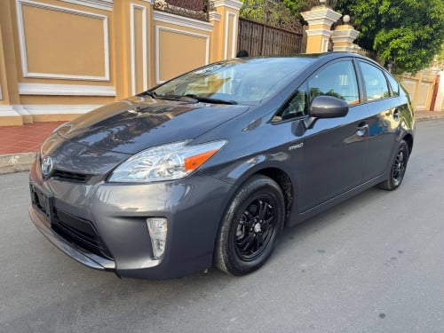 Toyota Prius 2012 ពណ៍ប្រផេះ option2