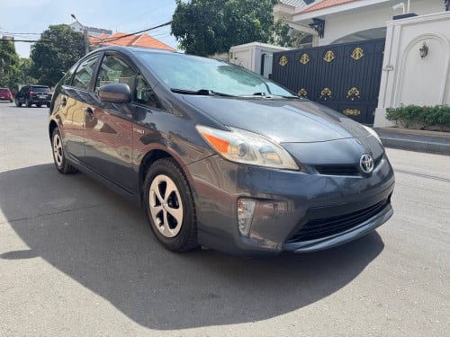Toyota Prius 2012 ពណ៍ប្រផេះ option3