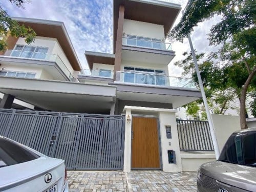 Villa for rent at borey Orkide near airport Pochentong