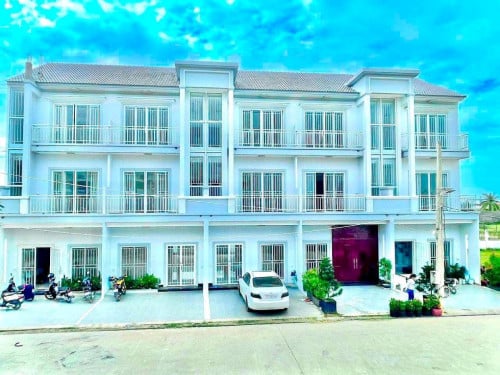 ផ្ទះវីឡាកូនកាត់ លក់តម្លៃពិសេស