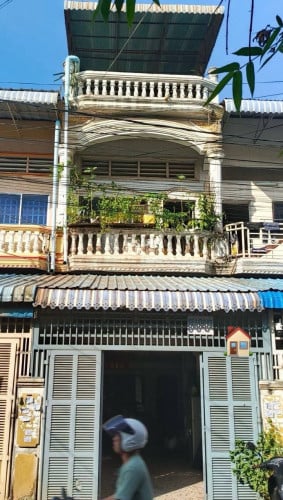 ផ្ទះល្វែងលក់បន្ទាន់