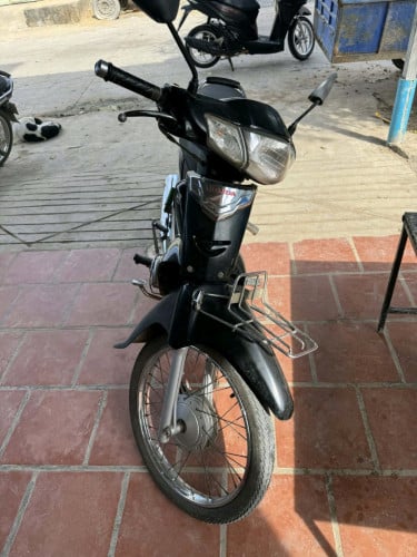 ម៉ូតូលក់នៅសានុំ