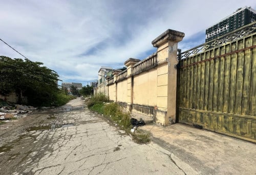 ដីឃ្លាំងលក់ (ភ្នំពេញថ្មី) ខណ្ឌសែនសុខ