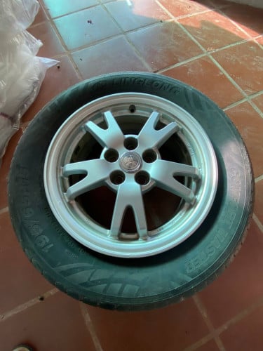 សំបកលក់​ យ៉ានសុីន​ សំបកថ្មីទេីបដូរ​ ជិះបានពីរខែ