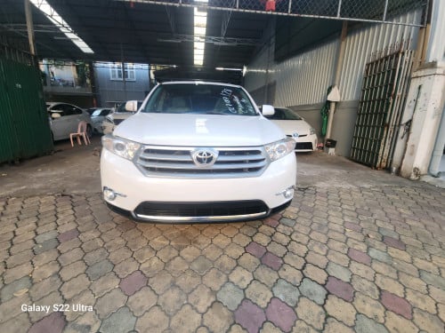 រថយន្ត​ថ្មីទើបចូល