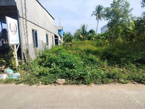 ដីភូមិ ដីឥដ្ឋ ជិតផ្លូវជាតិលេខ១សម្រាប់លក់ 24គ.ម ពីភ្នំពេញ