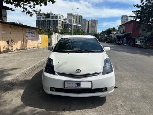ទើបកាត់បានបងប្អូន សាង 9800$ Prius 07 haft full ក្នុងប្រផេះ លេខ 011729193/086607738