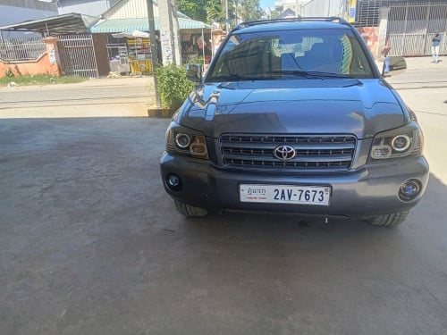 ឡានលក់ Highlander 2002 ប៉ុង1V6 ឡានស្អាត ឯកសារគ្រប់តំលៃ12600$ចរចា0966074444