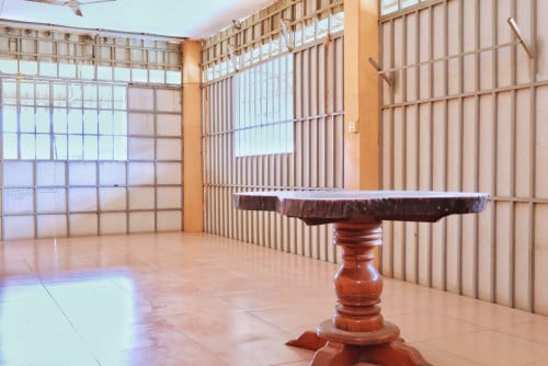 បន្ទប់ជួលធំទូលាយក្រោយស្តុប Nokia ផ្លូវ២០០៤ អូរបែកក្អម