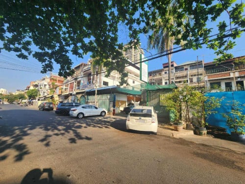 ដីលក់ ក្រោយរោងកុនគីរីរម្យ ក្បែរផ្លូវព្រះសីហនុ - Olympic