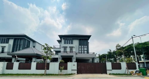 ផ្ទះវីឡាទោលសម្រាប់ជួលនៅបុរីជីបម៉ុង៥៩៨ / Queen Villa for Rent Borey Chip Mong 598