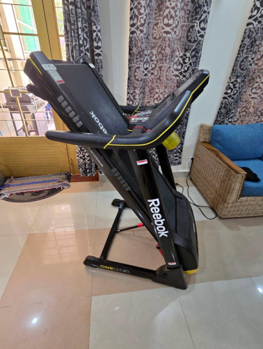 លក់ម៉ាស៊ីនរត់ហាត់ប្រាណ Reebok ONE GT 40