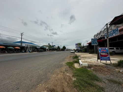 ឃ្លាំងសម្រាប់ជួល Size/ទំហំ: 30m (Length/បណ្ដោយ) x 12m (Width/ទទឹង)