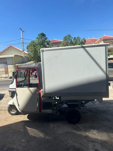 កង់បីTvsឃ្លប់ប្រើសាំង