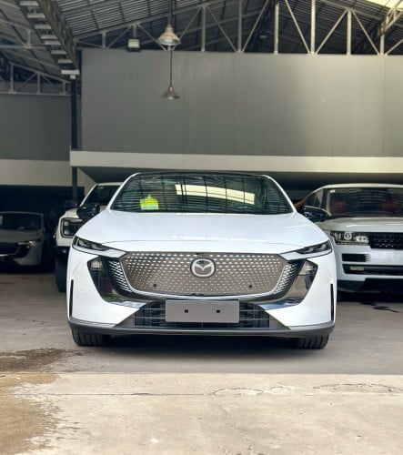 🌟មានក្នុងស្តុកស្រាប់ ZHIZUN MAX FULL 1គ្រឿងនេះអេមណាស់ បងប្អូនមើលផ្ទាលបាន🚘NEW 2025 MAZDA EZ-6 WHITE