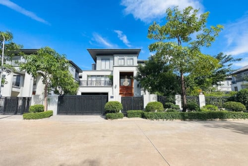 🏡 វីទ្បាឃ្វីនកែង សម្រាប់លក់បន្ទាន់ខ្លាំង — តម្លៃក្រោមទីផ្សារ