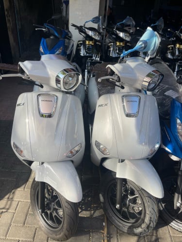 ឆាតចូលតេឡេក្រាមបង តម្លៃ 2890$ ចរចា ថ្មីសុទ្ធ100% ទិញលក់ម៉ូតូគ្រប់ស៊េរី✅