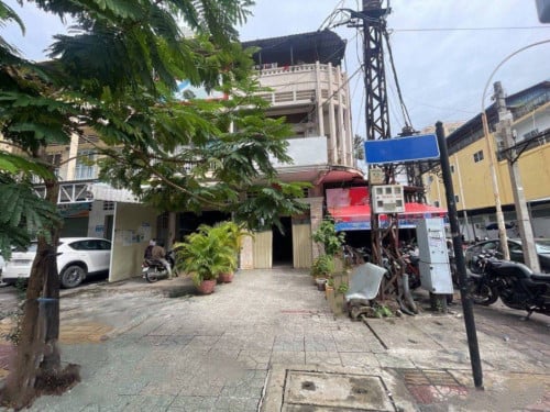 ផ្ទះលក់បន្ទាន់​ /​Urgent Sale: Price $600,000