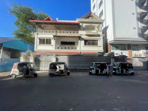 វីឡាសម្រាប់ជួល នៅសង្កាត់បឹងកេង | Villa for Rent in Sangkat Boeung Keng Kang