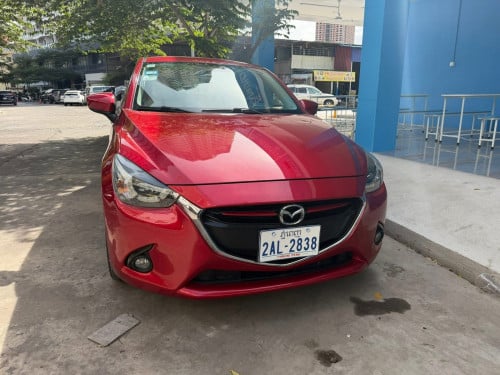 2016 Mazda 2 Full option