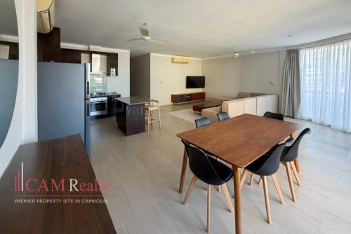 3-bedroom renovated apartment rent in the heart of Sangkat Phsar Kandal | Big terrace