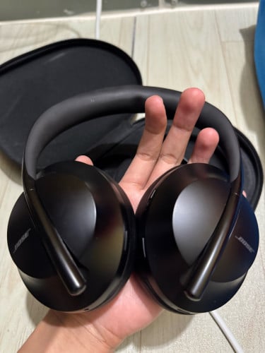 Bose NC 700 condition 98%